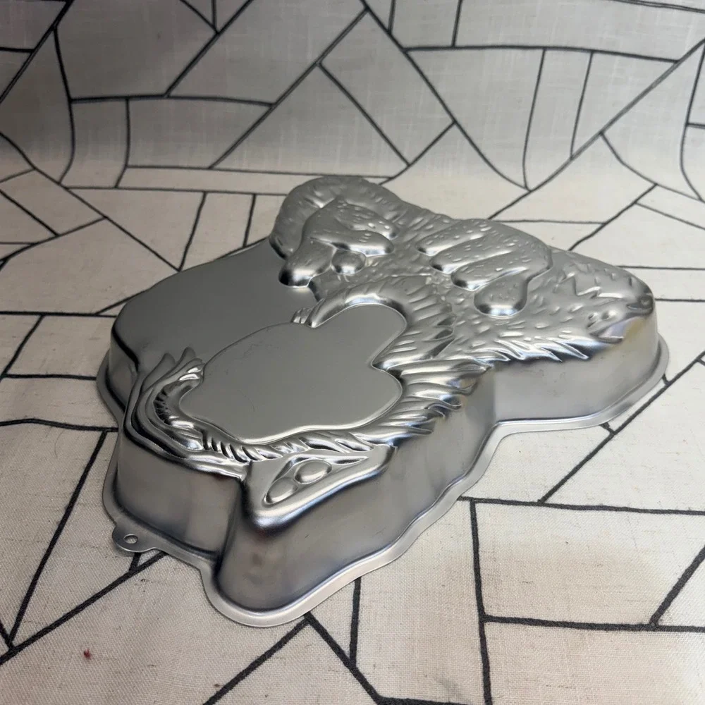 Wilton ALF Cake‎ Pan 13
